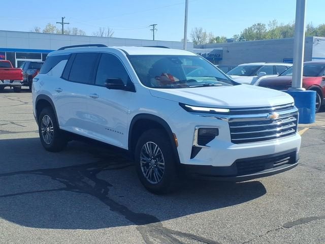 2024 Chevrolet Traverse LT