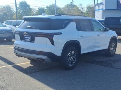 2024 Chevrolet Traverse LT