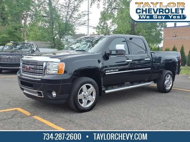 2013 GMC Sierra 4WD Crew Cab Standard Box's photo