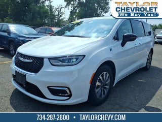 2024 Chrysler Pacifica Hybrid Select