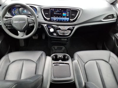2024 Chrysler Pacifica Hybrid S Appearance Pkg