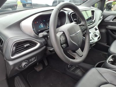 2024 Chrysler Pacifica Hybrid S Appearance Pkg