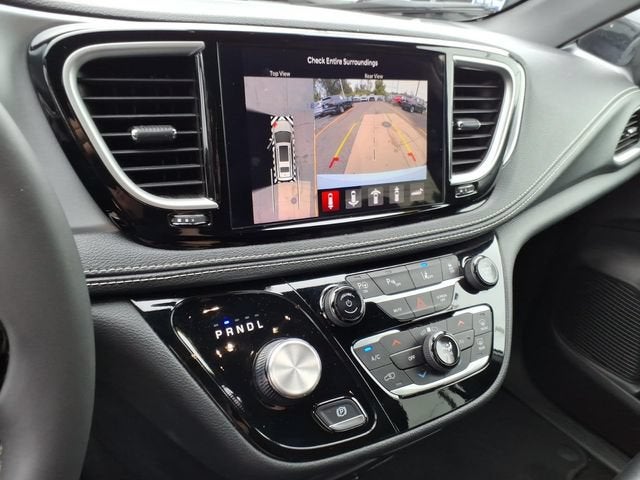 2024 Chrysler Pacifica Hybrid S Appearance Pkg