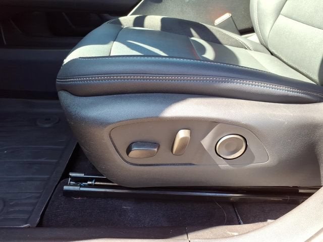 2024 Chevrolet Equinox EV LT - Photo 17