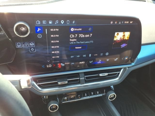 2024 Chevrolet Equinox EV LT - Photo 24